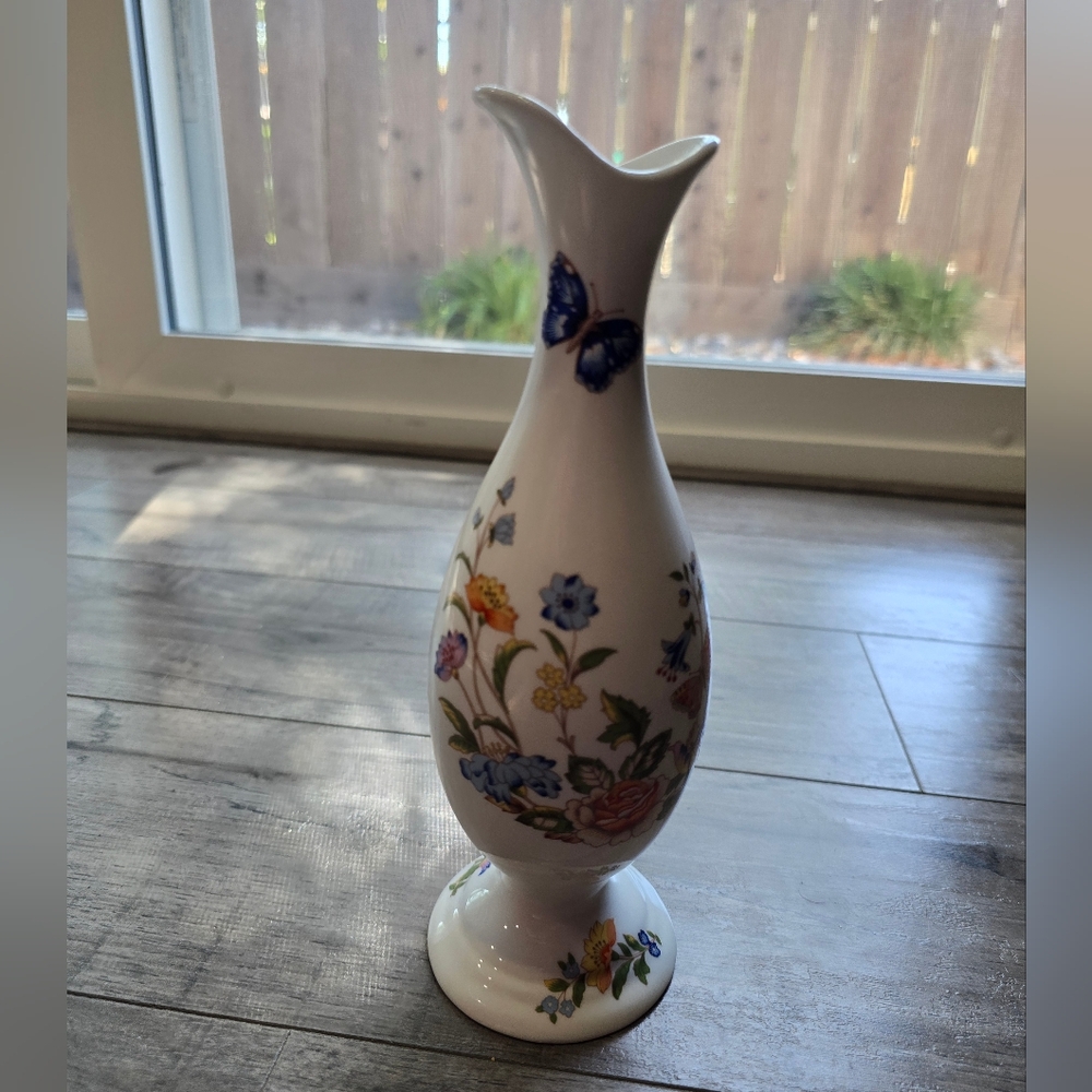 Aynsley Vase Made In England